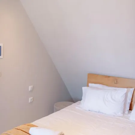 Zama Hotel *